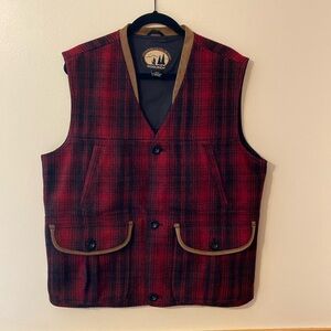 Woolrich Red/Black Plaid 80% Wool Vest Size Medium